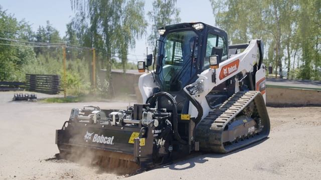Bobcat R-Series Compact Loaders - S&T 86