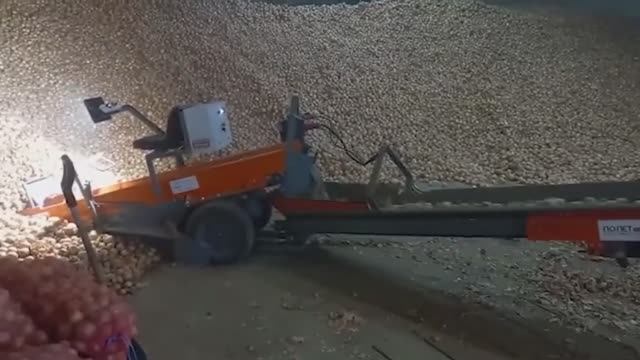 Видеоинструкция по первоначальной приемке и запуску выдвижного подборщика ПВ-40 смотреть онлайн