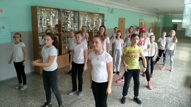 ШСК "Премьер-Старт" "СОШ №47". Флешмоб "Танцевальная пауза". смотреть онлайн