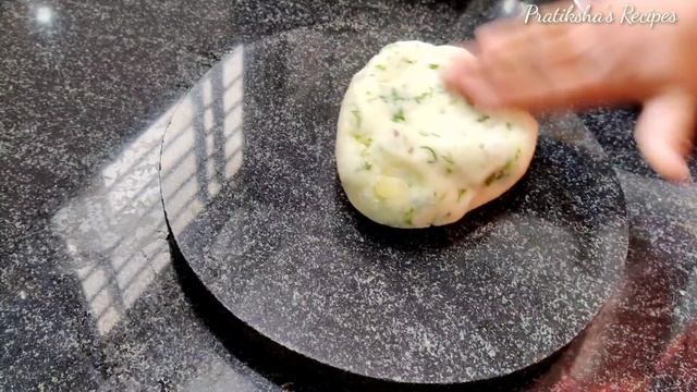 फक्त २ मुख्य साहित्य वापरून बनवा खमंग कुरकुरीत उपवासाचा पदार्थ-Crispy Potato Triangles l смотреть онлайн