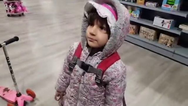 Sienna couldn't find a Ryan's Toy Review egg смотреть онлайн