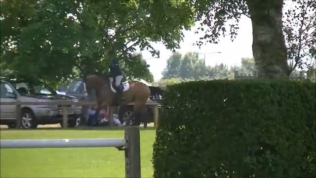 Calvin 3rd out of 150 qualifying for main ring Hickstead смотреть онлайн