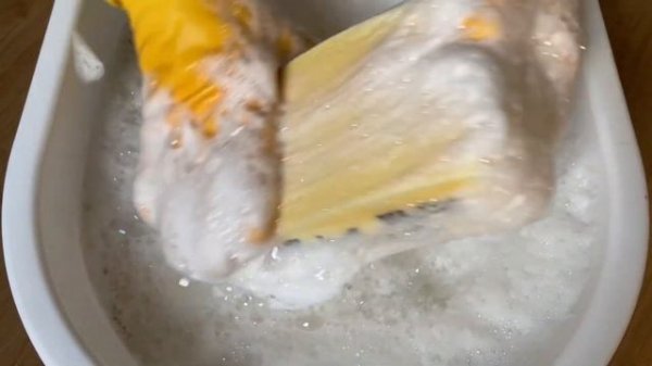 ASMR Sponge Squeezing - Lemon Cif + Lemon Wilko Dish Soap