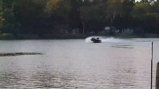 1997 PRO Craft bass with 175 mercury. 67 MPH смотреть онлайн