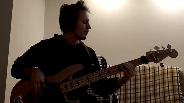 Måneskin - Zitti E Buoni (bass cover) смотреть онлайн