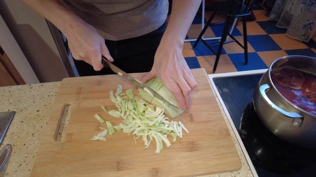 Cook like a Russian/Rice Kasha/Borsch/Meat In Ceramic Pots/Russian Family VLOG смотреть онлайн