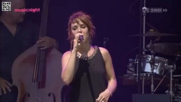 ZAZ   La vie en rose   YouTube