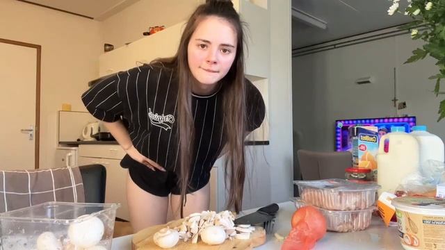 ПОКАЗАЛА ЖОПУ НА СТРИМЕ смотреть онлайн