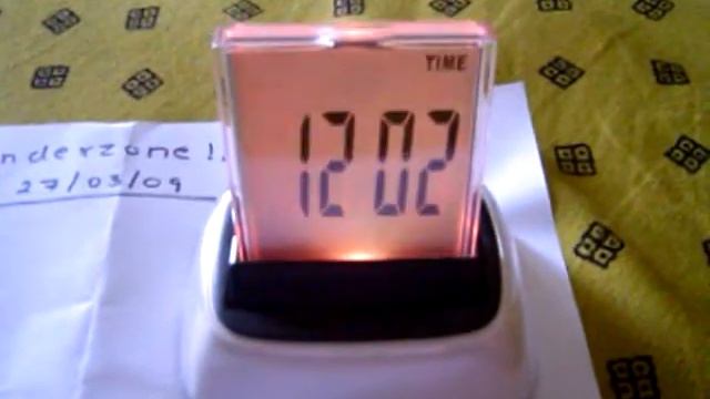 Translucent Desktop LCD Clock with Digital Thermometer смотреть онлайн