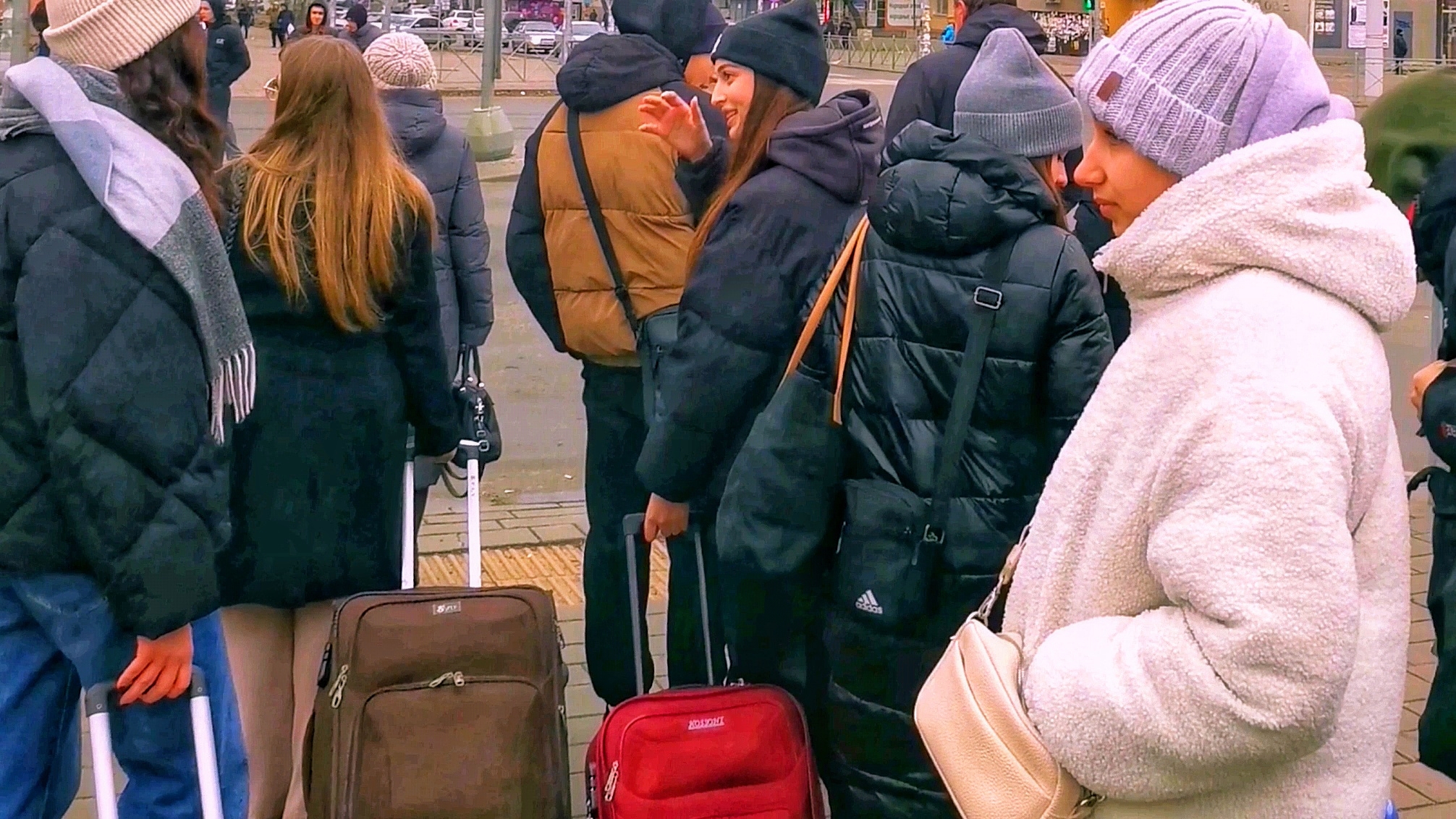 В Мариуполь начали Приезжать на Новогодние праздники из городов🏢Восстановление Жизнь Сегодня смотреть онлайн