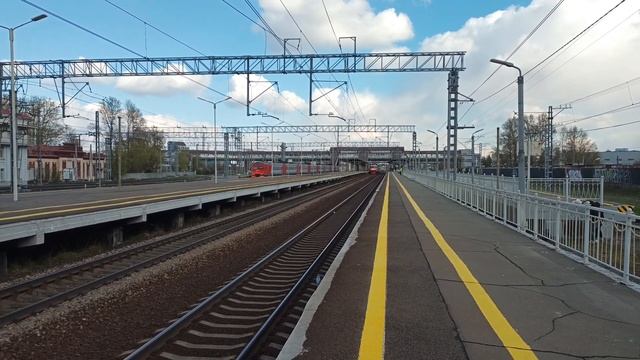 "Красный" Электровоз ЧС6-025 (ТЧЭ-8 Спб пасс. Московский) с двухэтажным поездом №152А Москва - Спб смотреть онлайн