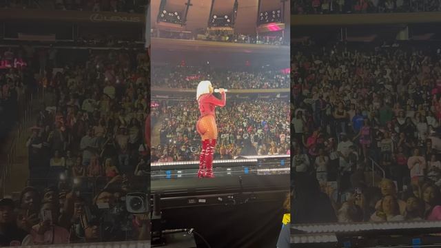 Nicki Minaj - The Queen of Rap (Live Performance) смотреть онлайн