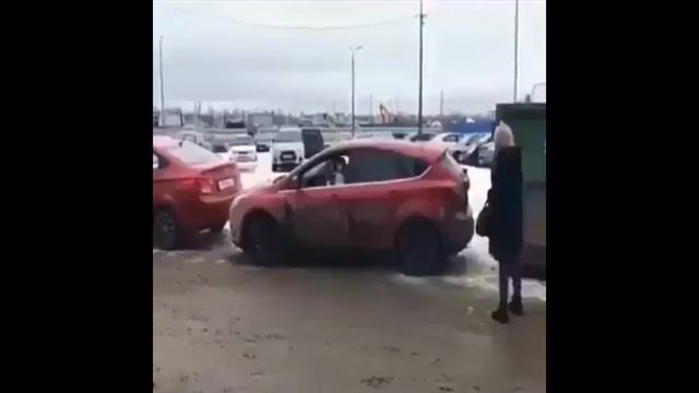 блондинка дура вырулила. смотреть онлайн