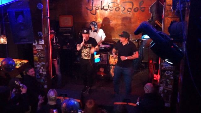 Вася В. feat. MC Dagon - Умные слова (Boombap Masterz live) смотреть онлайн