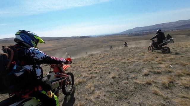 Открытие эндуро сезона в Туве ( часть 1. Маршрут на слияние Енисеев) смотреть онлайн