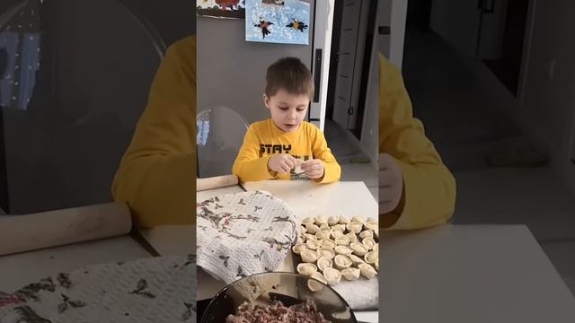 Иван лепит пельмени смотреть онлайн