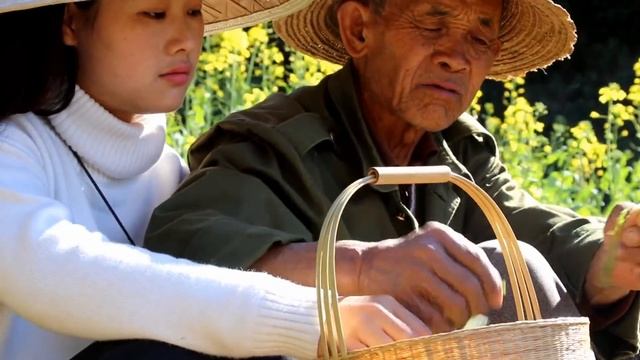 给外公做最爱吃的油菜尖，这道菜我也百吃不厌！【滇西小哥】