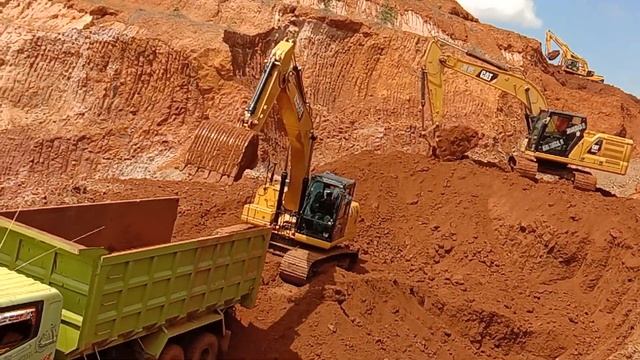 Beko CATERPILLAR 320c Muat Nikel ke mobil truk.💪 смотреть онлайн