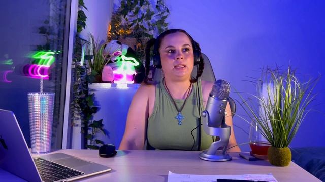 В РОССИИ есть ЖЕНСКИЙ РЭП??? | Реакция ВРАНКИ на ТРЕКИ от Mash MILLASH, ЭМЕЛЕВСКОЙ И МАШИ ХИМЫ смотреть онлайн