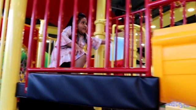 Vlog #1 Fun Day with Ema! смотреть онлайн