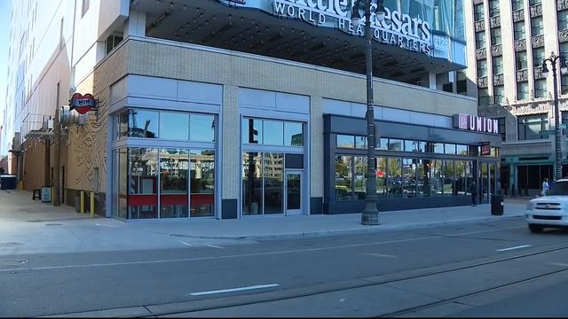 Eminem-inspired restaurant Mom's Spaghetti opening in Detroit | FOX 2 News Detroit смотреть онлайн