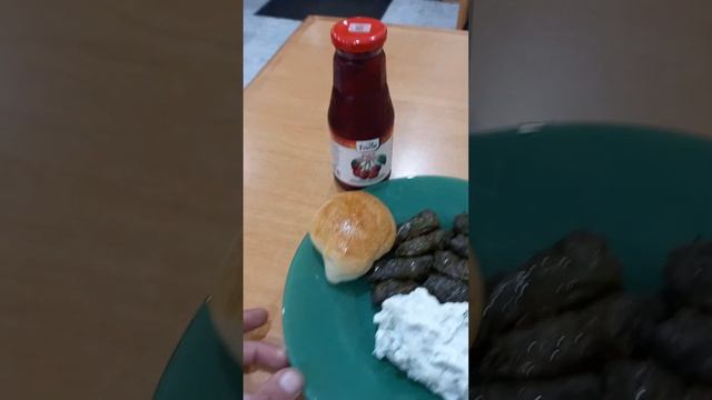 Армения Еда.Ужин.Толма и мацун.Плюч компот.Ереван. смотреть онлайн