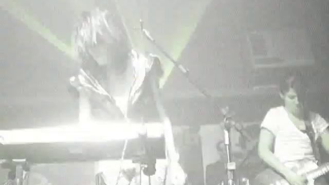 Electro Domesticks - Run Away From Her смотреть онлайн