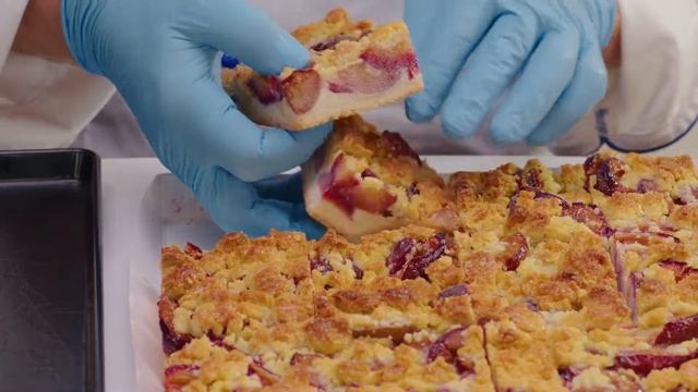 Product Handling Tray Bakes Tutorial [GB] смотреть онлайн