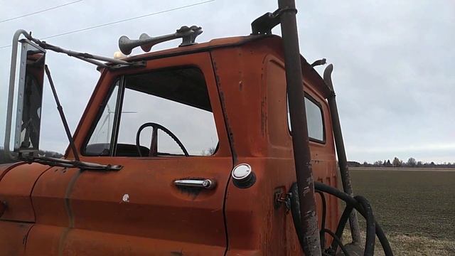 1965 GMC 5000 with Toro flo diesel смотреть онлайн