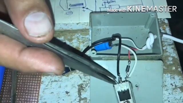 (10v-35v) to 5v circuit смотреть онлайн