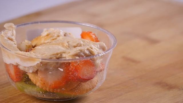 How to Prepare a Bowl of Yogurt and Strawberries- CocinaTv by Juan Gonzalo Angel смотреть онлайн