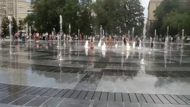 Приехали посмотреть на новый фонтан смотреть онлайн