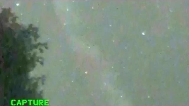 First-ever Tandem UFO Rods (near Chem Trail) смотреть онлайн
