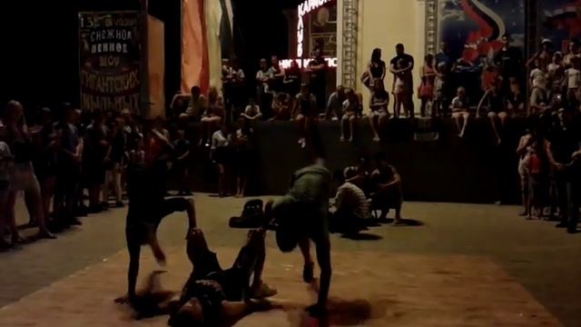 Танцульки в Анапе. Красиво!!!! смотреть онлайн