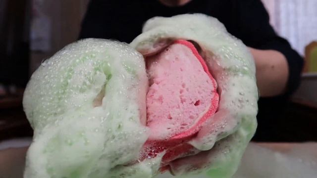 ASMR Sponge Squeezing | Soapy Sponge Sounds | Close-Up | Oddly Satisfying