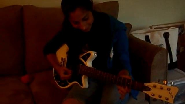 True Life...Mona Can't Play Guitar смотреть онлайн