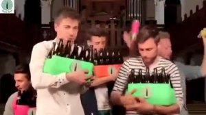 Муз игра на бутылках