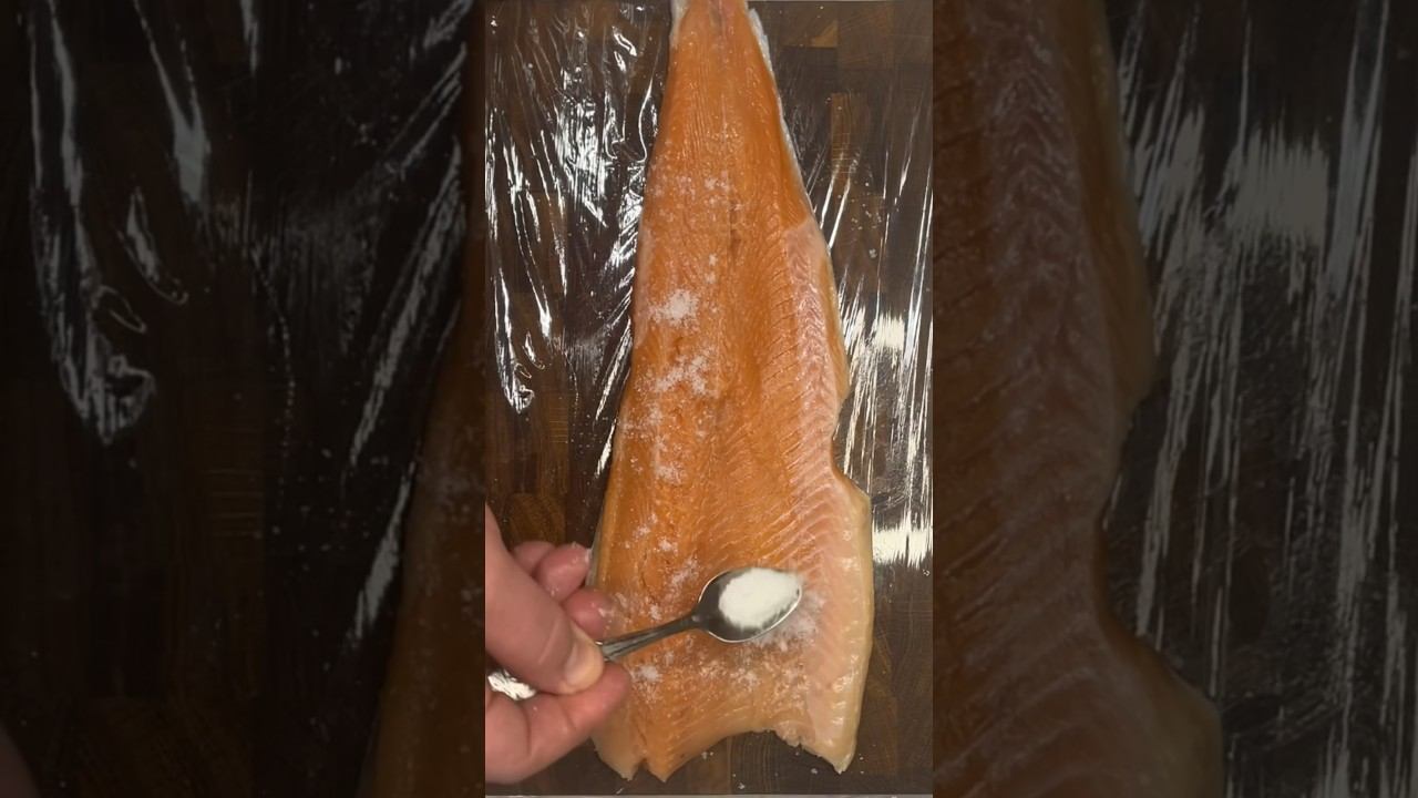 Как засолить красную рыбу?Рецепт слабосоленой форели#shorts #краснаярыба#форель#засолка#рецепт # смотреть онлайн