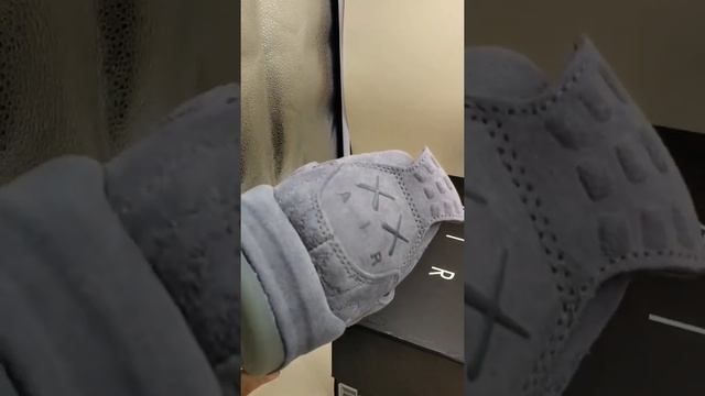 KAWS & Air Jordan 4 Cool Grey review from eternityshoes.ru смотреть онлайн