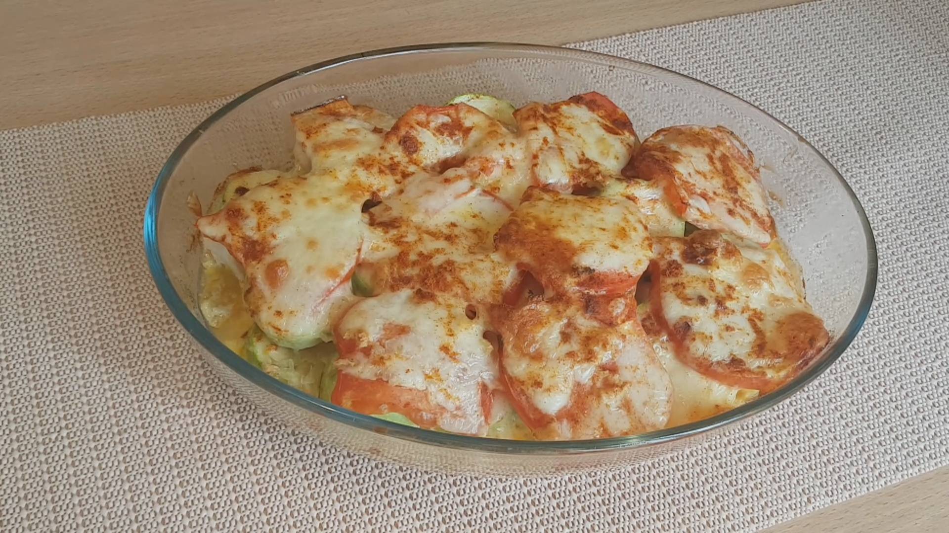 Кабачки запеченные в духовке с куриным филе помидорами и сыром смотреть онлайн