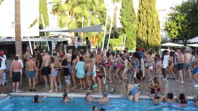 Pambos Pool Closing Party and everyone ... смотреть онлайн