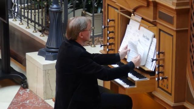 Robert Schumann 6 Studien in kanonischer Form, op.56 (V. Nicht zu schnell - VI. Adagio) смотреть онлайн