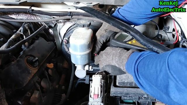 C0273 BRAKE FLUID LEVEL SWITCH CIRCUIT/ SERVICE STABILITRAK AND TRACTION LIGHT ON смотреть онлайн