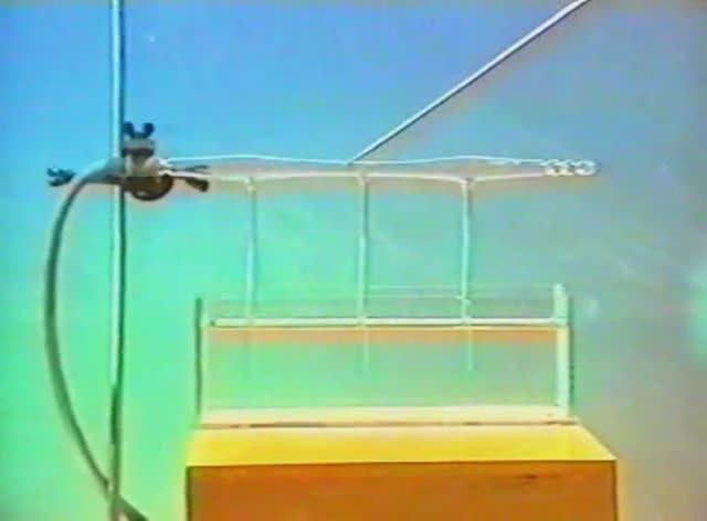 Физика. Опыты. Механика сплошных сред. Уравнение Бернулли. Трубка с сужениями смотреть онлайн