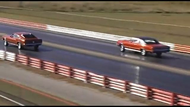1969 Mustang Mach 1 vs 1967 Chevelle SS смотреть онлайн