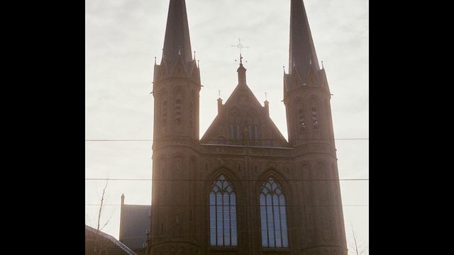 Shooting Fujifilm Superia 200 on a Canon FTb смотреть онлайн