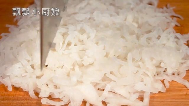 冬天要多吃白萝卜，加一把韭菜，教你新吃法，外酥里软，太好吃了 смотреть онлайн