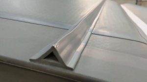 Продольные днищевые реданы