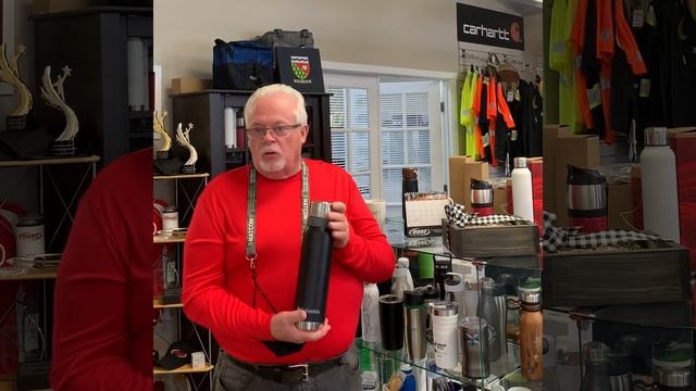 Bob presenting the Columbia 1L Thermal Bottle смотреть онлайн