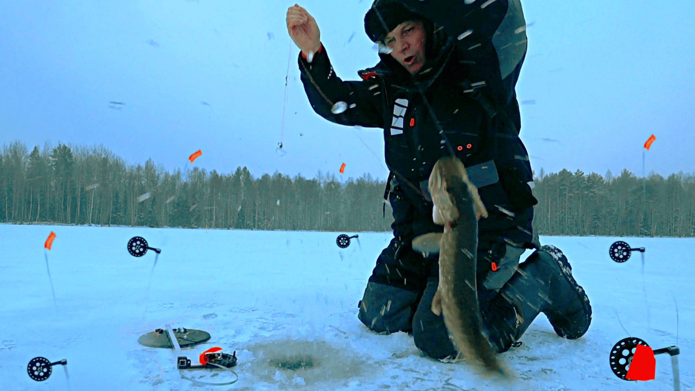 НАШЁЛ ЩЕДРОЕ ОЗЕРО С ГОЛОДНОЙ ЩУКОЙ И ОБАЛДЕЛ! Щука на жерлицы по первому льду. Зимняя рыбалка 2024 смотреть онлайн